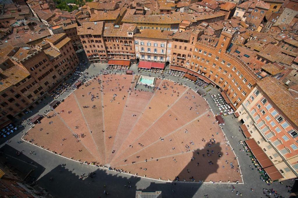 La Campanina-Nel Cuore Di Siena E Della Contrada ภายนอก รูปภาพ