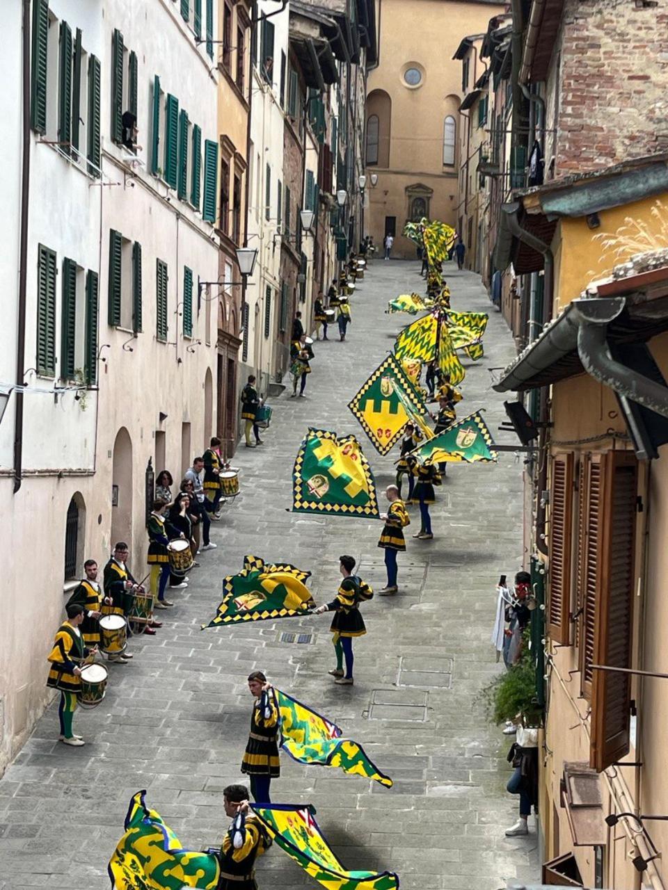 La Campanina-Nel Cuore Di Siena E Della Contrada ภายนอก รูปภาพ